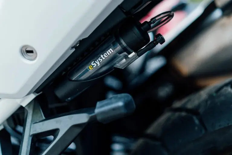 Scottoiler eSystem v3.1 High Temperature Red Scottoil FREE UK Delivery, FREE 365 Day Returns | Moto Central