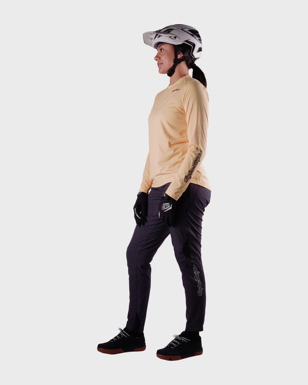 Troy Lee Designs Lilium Pro Long Sleeves Ladies Cycle Jersey Mono Butter - FREE UK Shipping, FREE 365 Day Returns | Moto Central