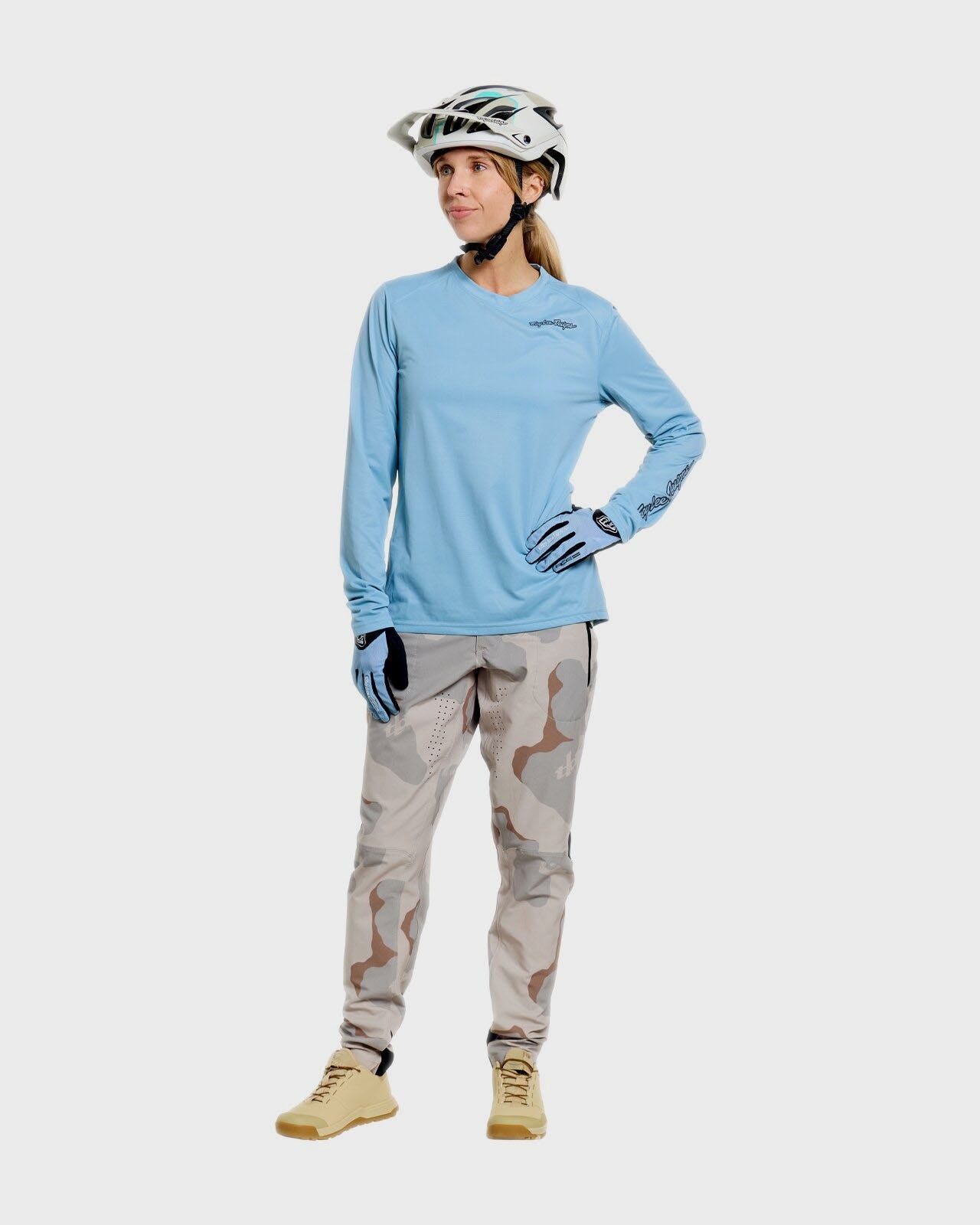 Troy Lee Designs Lilium Pro Long Sleeves Ladies Cycle Jersey Mono Dawn Blue - FREE UK Shipping, FREE 365 Day Returns | Moto Central