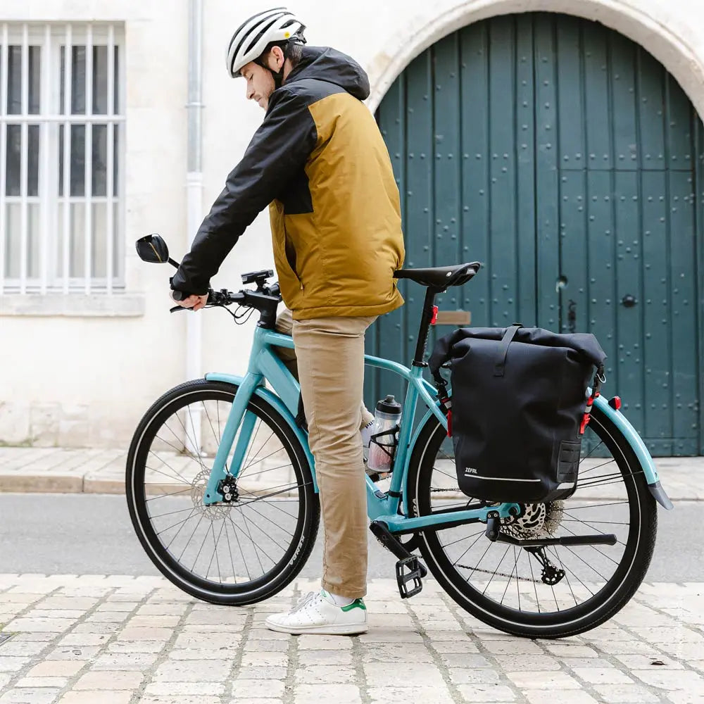 Zefal Z Traveller S30 Pannier Bag - 30 L - FREE UK Shipping, FREE 365 Day Returns | Moto Central