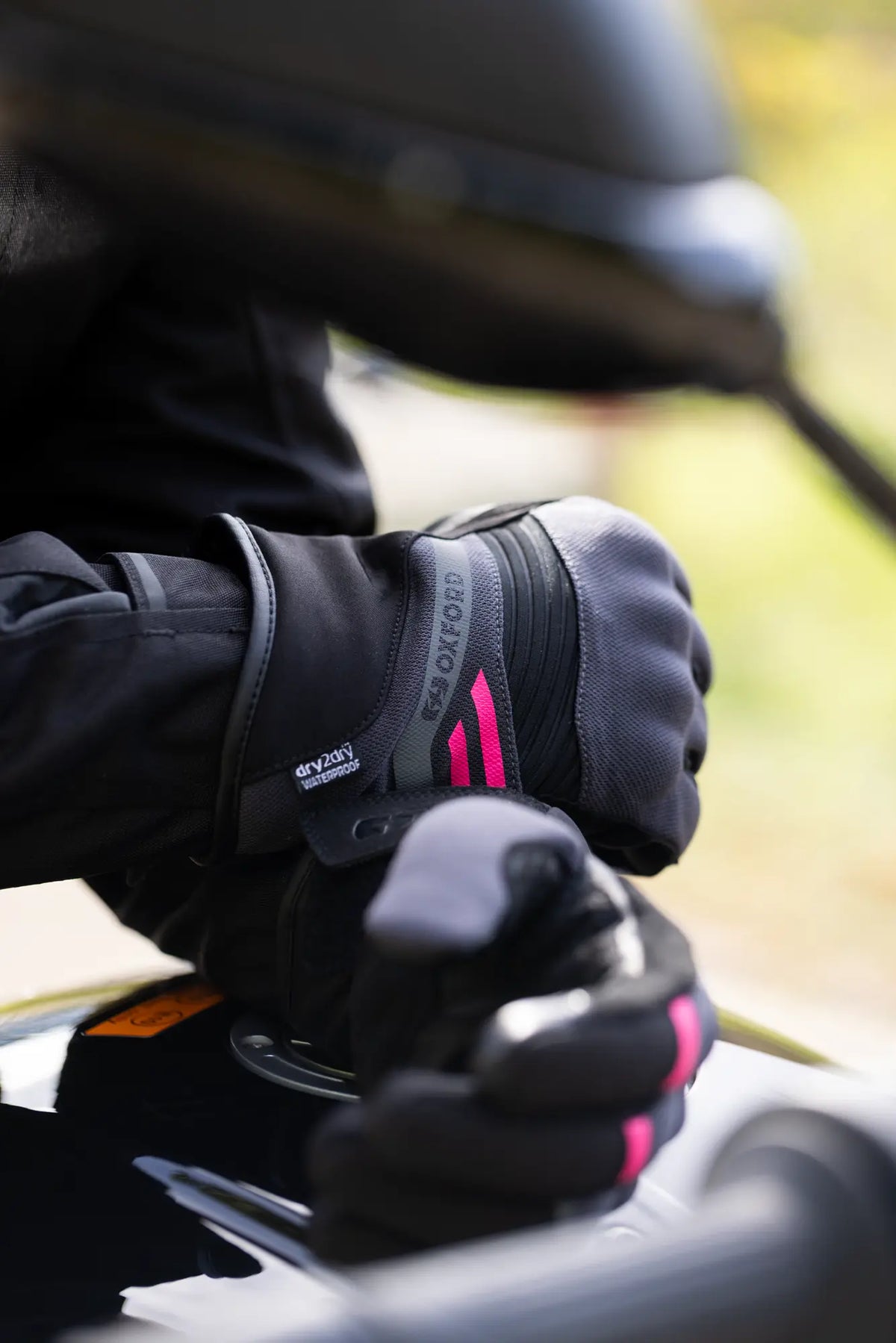 Oxford Dakar 1.0 Dry2Dry Ladies Textile Gloves Charcoal / Pink FREE UK Delivery, FREE 365 Day Returns | Moto Central